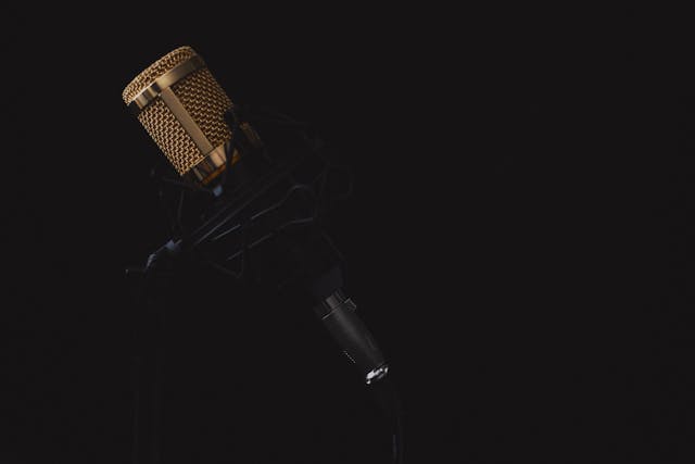 弘毅梨花声音教育:声线沉稳发声指南